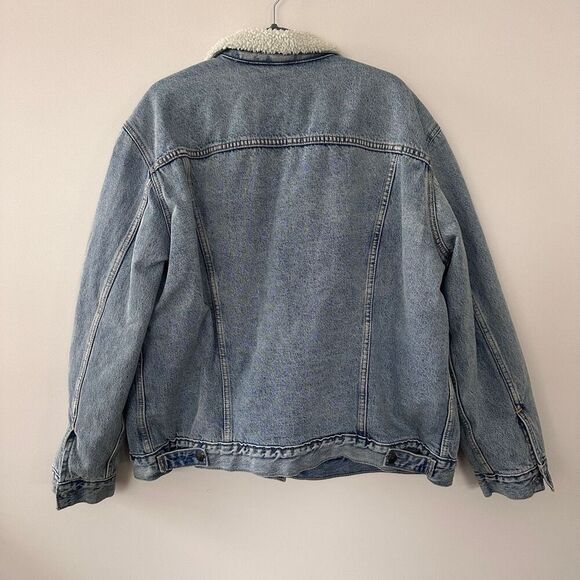 Levi’s Denim Jacket. New with tags. Size XL. - Picture 2 of 9